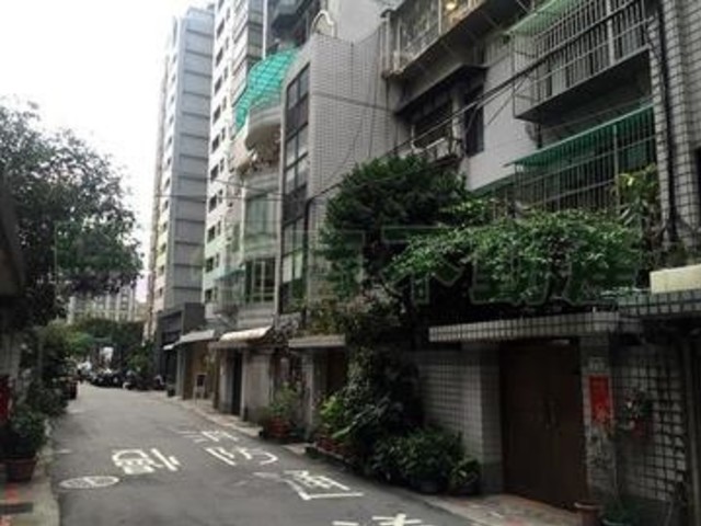 Daan - 台北市大安區安和路, Daan District 01