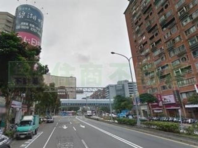 Zhongshan - 台北市中山區民權東路, Zhongshan District 01