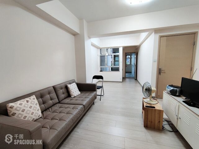 Sheung Wan - 370, Queen's Road Central 01