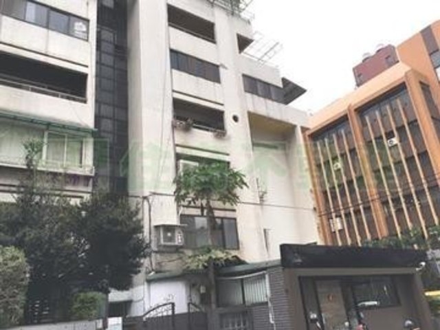 松山区 - 台湾台北市松山區復興北路 01