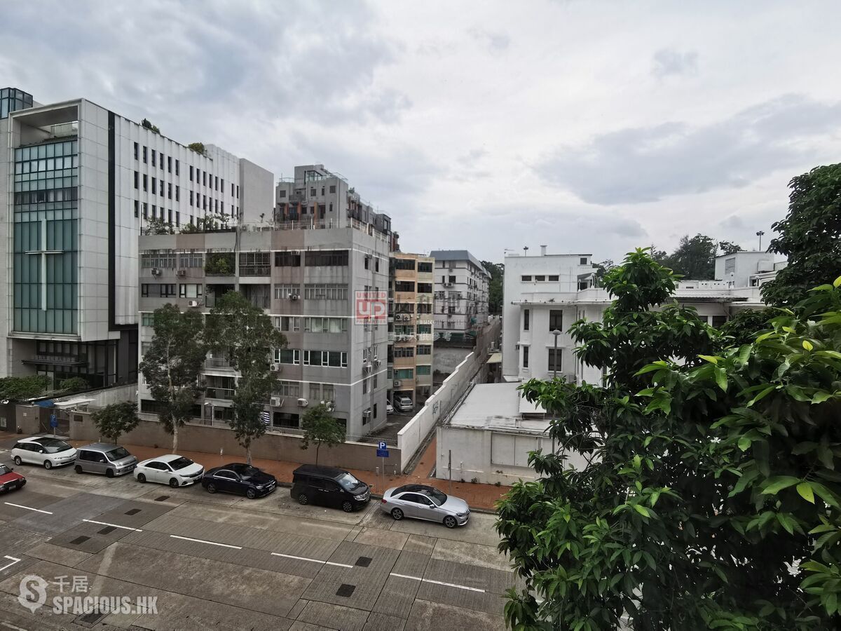 Kowloon City - Gar Fook Court 01