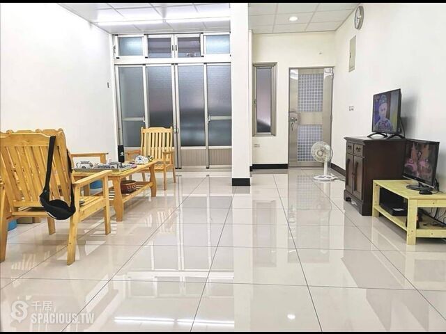 Sanchong - No. XX, Alley 34, Lane 57, Shuangyuan Street, Sanchong District, New Taipei City, Taiwan 241 01