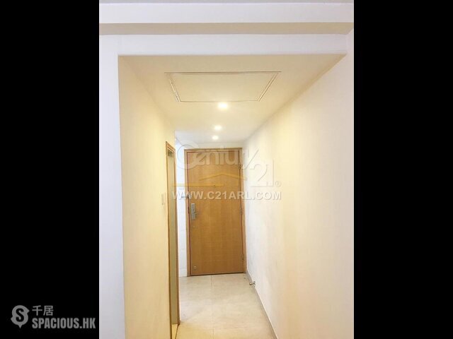 Shau Kei Wan - Metro Mansion 01