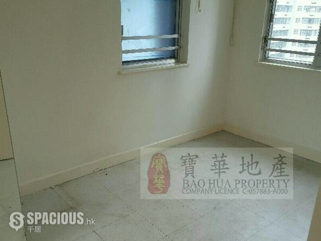 Yau Ma Tei - Chee Sun Building 01