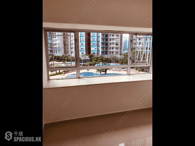 Ap Lei Chau - South Horizons Phase 2 Yee Lok Court (Block 13) 01