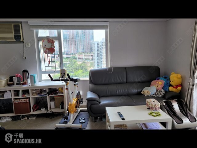 Kwai Chung - Wah Yuen Chuen 01