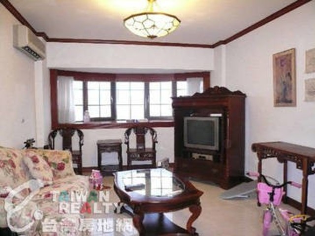 Songshan - 台北市松山區光復北路, Songshan District 01