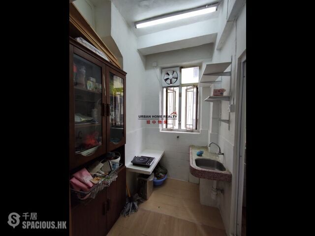 Sai Ying Pun - 105, First Street 01