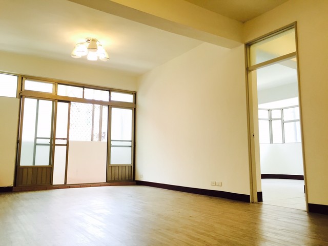 Wanhua - No. X, Lane 382, Section 3, Heping W Rd, Wanhua District, Taipei City, Taiwan 108 01
