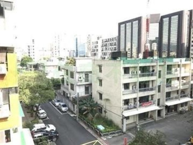 Songshan - 台北市松山區民權東路, Songshan District 01