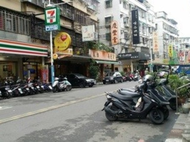 Banqiao - 新北市板橋區仁化街, Banqiao District 01
