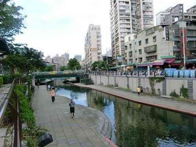 Xinzhuang - 新北市新莊區中華路, Xinzhuang District 01