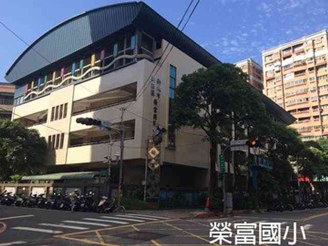 新庄区 - 242台湾新北市新莊區中和街 05