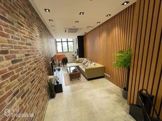 Kwun Tong - Chuan Yuan Factory Building 01