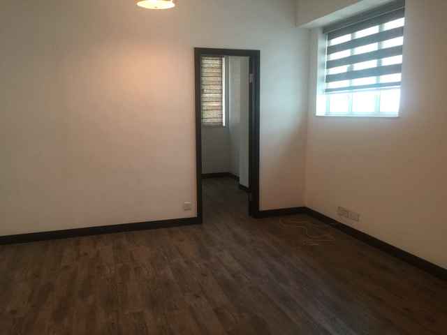 Sai Ying Pun - 11, Centre Street 01