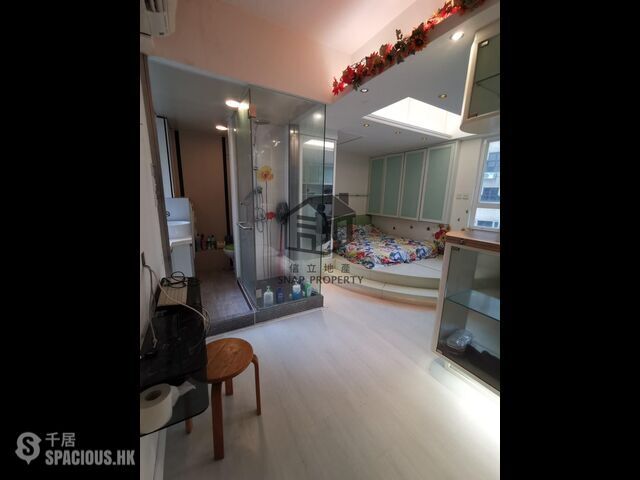 Sheung Wan - Hang Cheong Tai Building 01