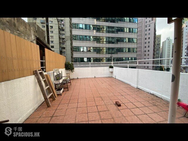 Sai Ying Pun - 114, Queen's Road West 01
