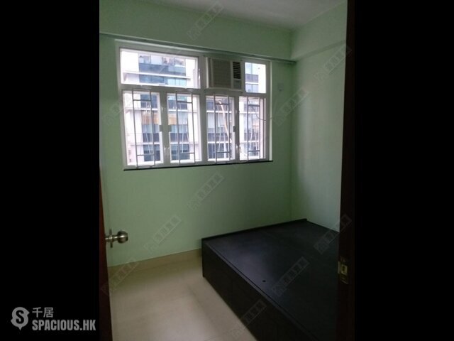 Wan Chai - Yick Wah Building 01
