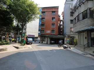 Xinyi - XX Lane 600, Wuxing Street, Xinyi, Taipei 18