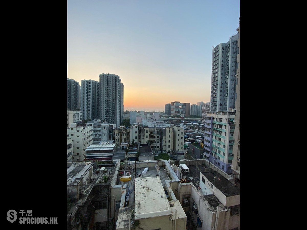 Yau Ma Tei - Shui Fung Building 01