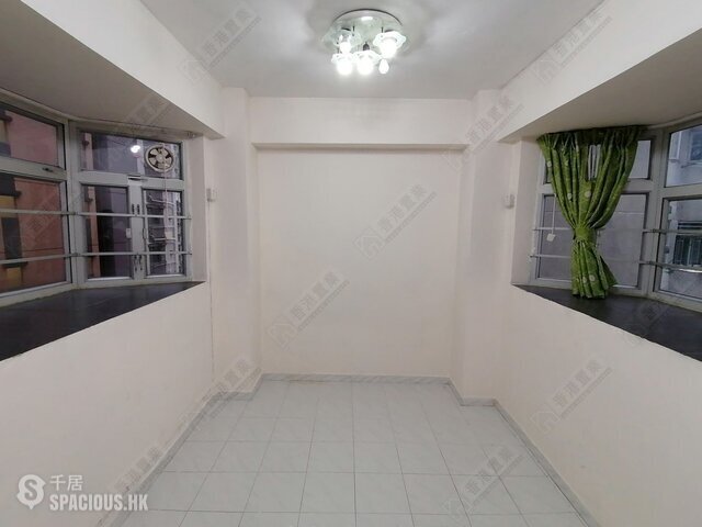 Cheung Sha Wan - Shun Fat Building 01