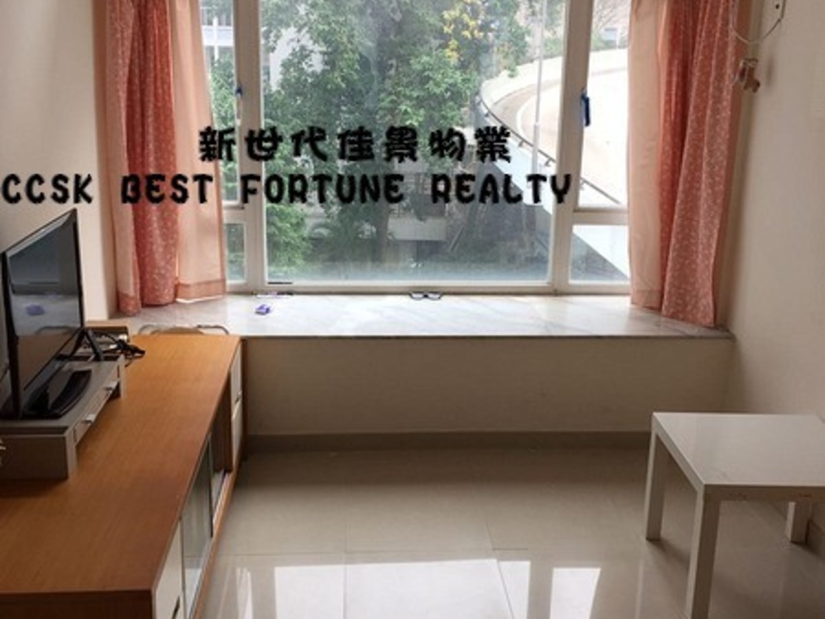 Shek Tong Tsui - Fortune Villa 01