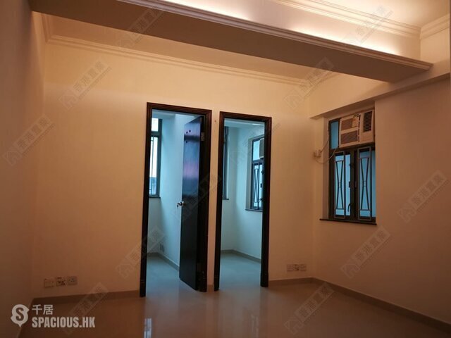 Tai Kok Tsui - Chung Wo Building 01