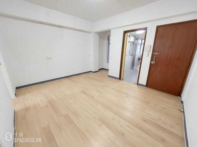 Sai Ying Pun - 372-374, Queen's Road West 01