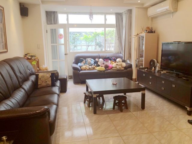 Songshan - 105, Taiwan, Taipei City, Songshan District, 新東街6巷X號 01