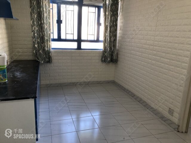 Diamond Hill - Lung Poon Court 01