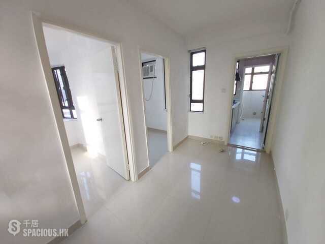 Yau Ma Tei - Sun Wah Building 01