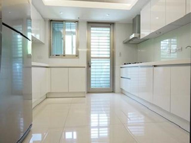 Shilin - No. XX, Lane 190, Section 7, Zhongshan North Road, Shilin District, Taipei City, Taiwan 111 01