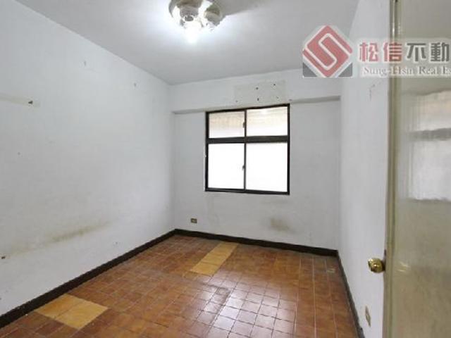 Songshan - No. X, Lane 50, Dunhua North Road, Songshan District, Taipei City, Taiwan 105 01