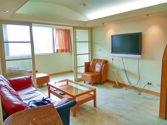 Songshan - No. XX, Lane 199, Dunhua North Road, Songshan District, Taipei City, Taiwan 105 01