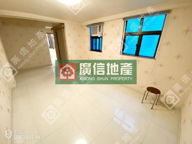 Mong Kok - Yuen Fat Building 01