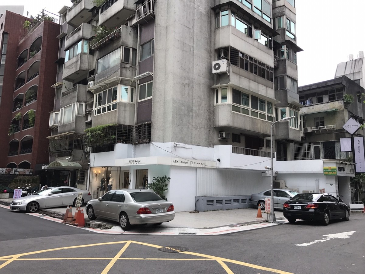 Daan - X Alley 18, Lane 170, Section 4, Zhongxiao East Road, Daan, Taipei 01