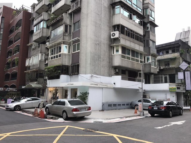 Daan - No. X, Alley 18, Lane 170, Section 4, Zhongxiao E Rd, Da’an District, Taipei City, Taiwan 106 01