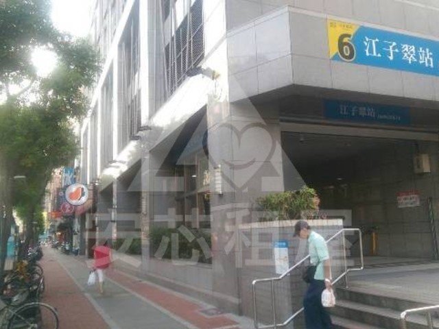Banqiao - No. XXX, Section 2, Wenhua Road, Banqiao District, New Taipei City, Taiwan 220 01