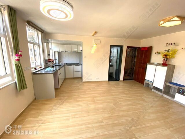 Lam Tin - Hong Wah Court 01