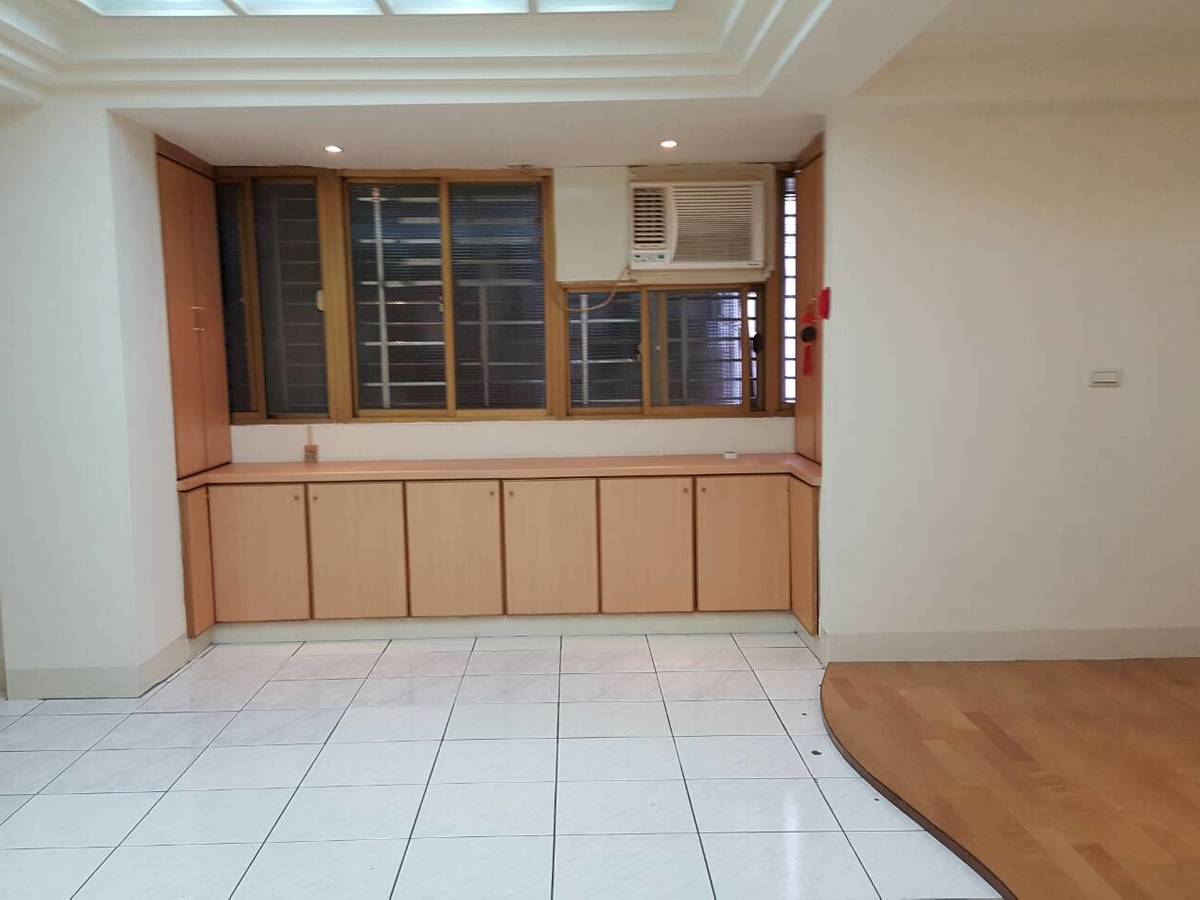 Tucheng - No. XX, Lane 75, Section 1, Xuefu Road, Tucheng District, New Taipei City, Taiwan 236 01