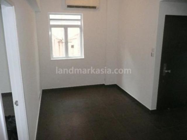Central - 6, Mee Lun Street 03