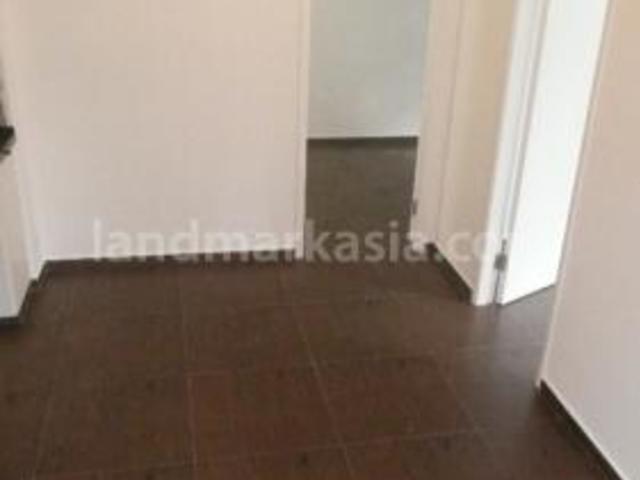 Central - 6, Mee Lun Street 04