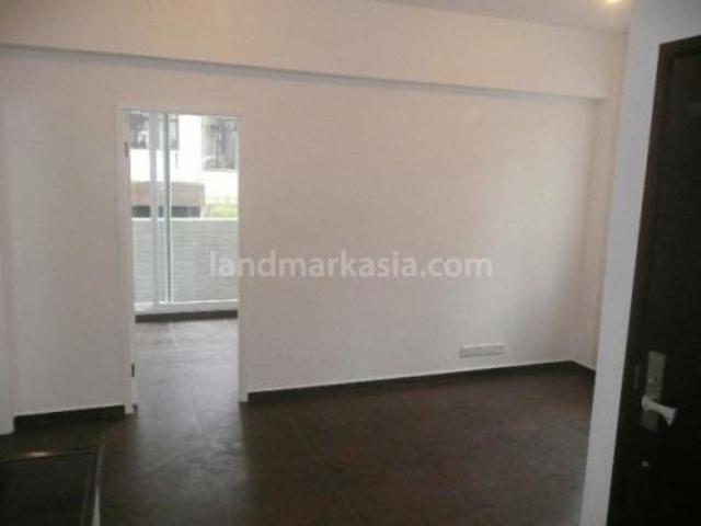 Central - 6, Mee Lun Street 06
