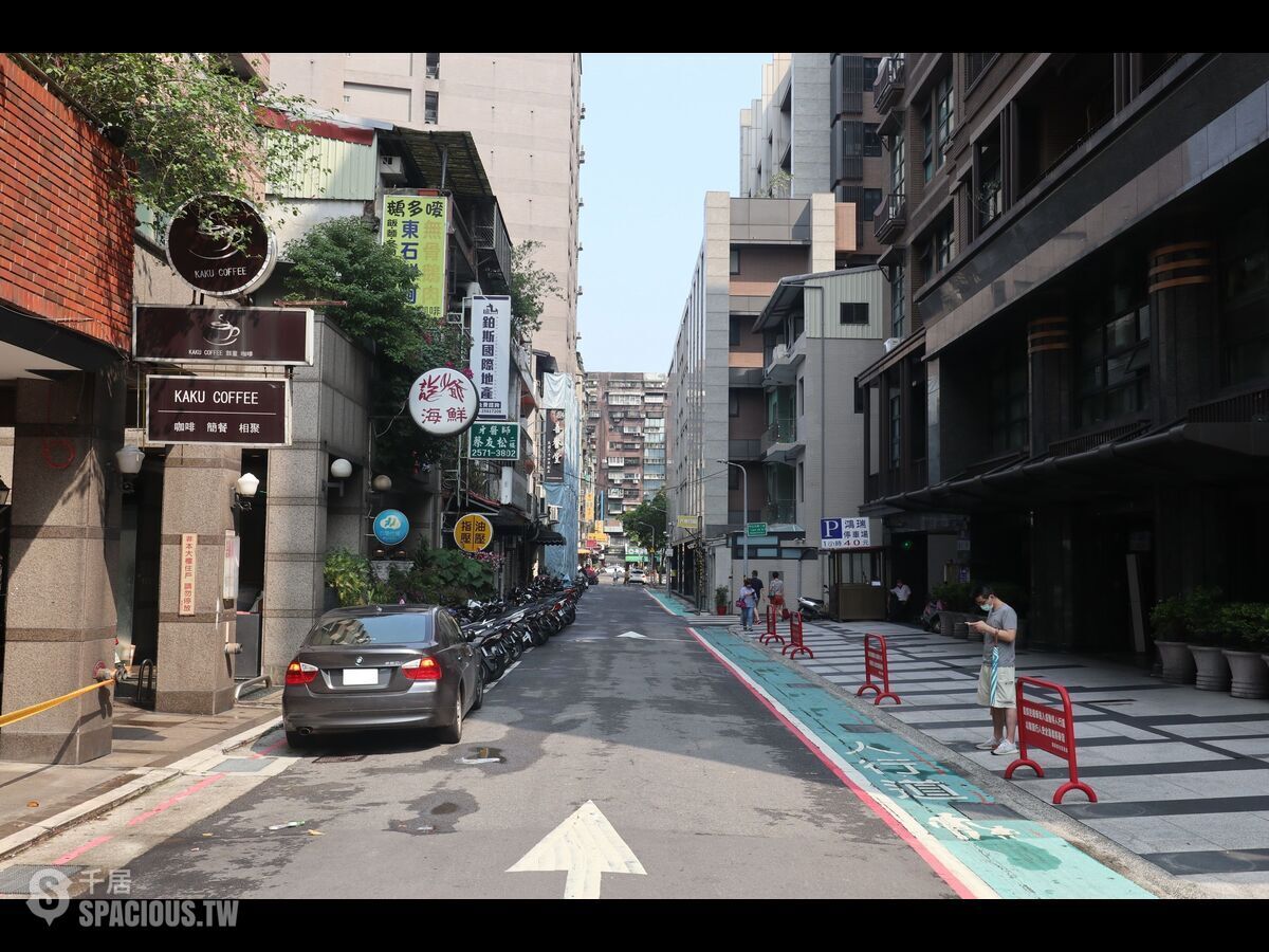 Zhongshan - X-X Lane 93, Section 2, Zhongshan North Road, Zhongshan, Taipei 01