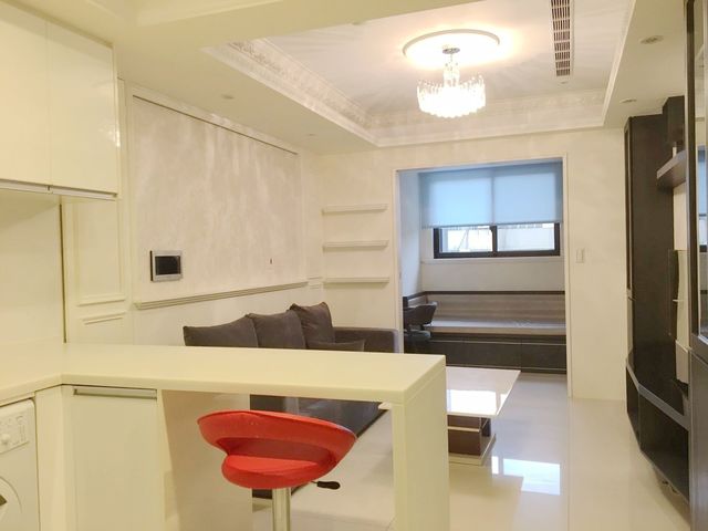 Zhongshan - 10491, Taiwan, Taipei City, Zhongshan District, 林森北路XXX號 01