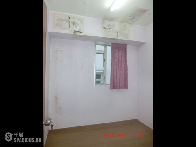 Sheung Wan - 74, Queen's Road West 01