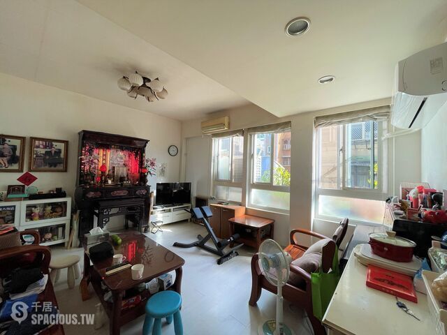 Datong - No. XX, Lane 335, Section 3, Chongqing N Rd, Datong District, Taipei City, Taiwan 103 01