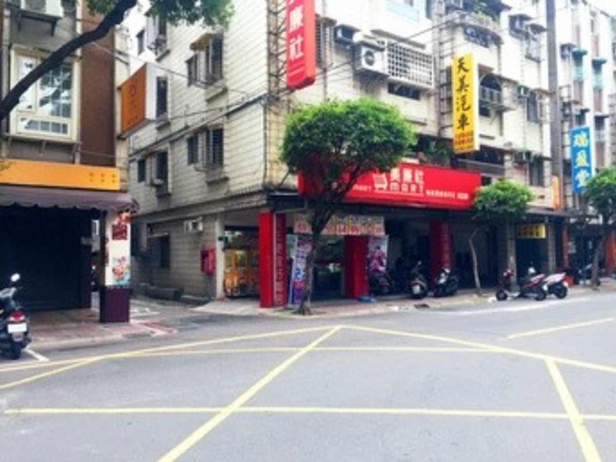 Yonghe - XXX Xinyi Road, Yonghe, Taipei 01