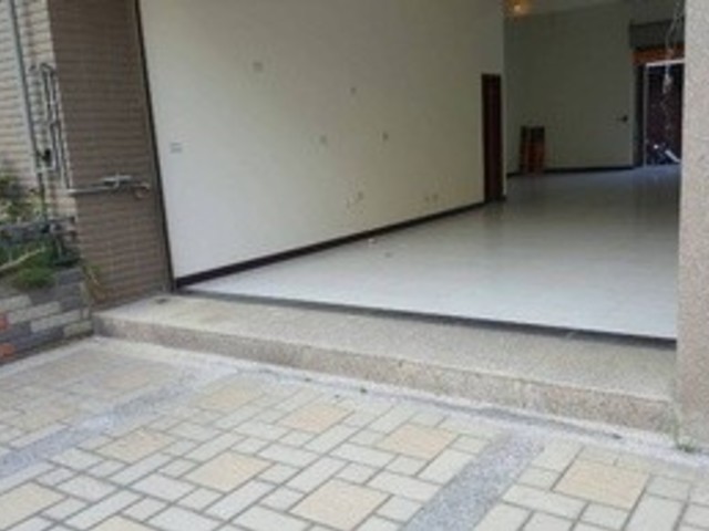 Yonghe - No. X, Lane 181, Section 2, Xiulang Road, Yonghe District, New Taipei City, Taiwan 234 01