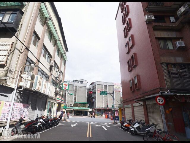 Wanhua - X Alley 2, Lane 186, Wanda Road, Wanhua, Taipei 01